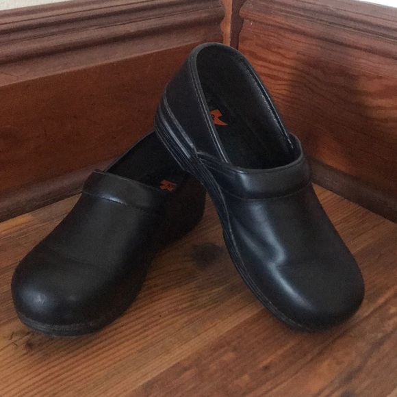 dansko xp size 40
